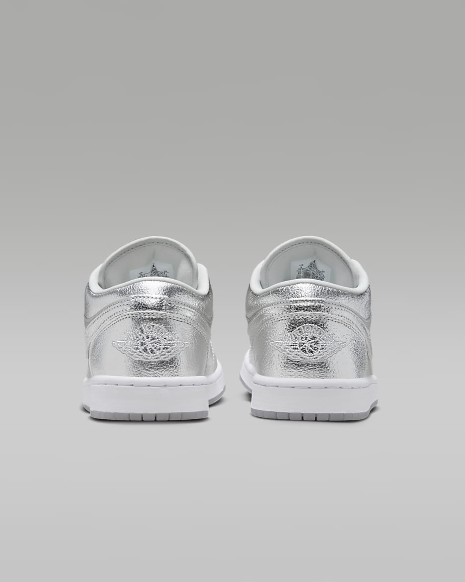 Jordan 1 low pinnacle top
